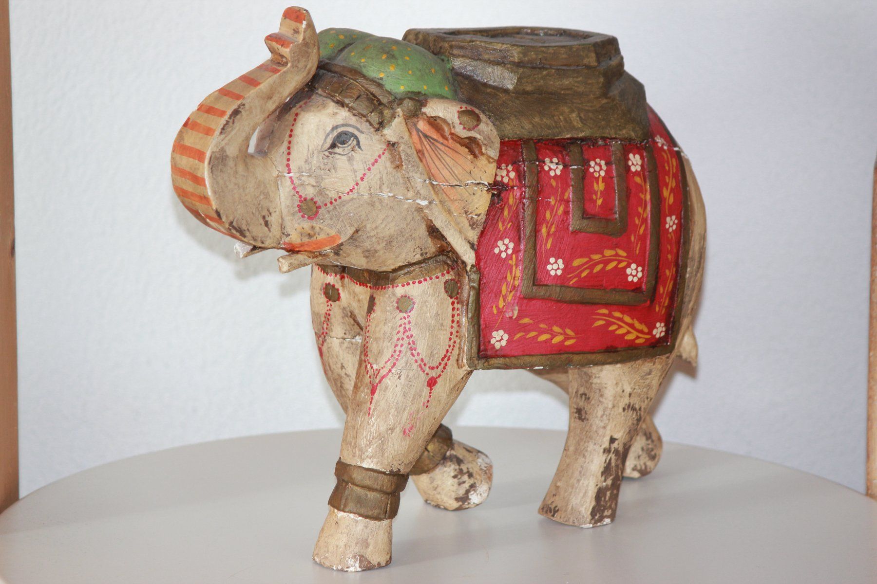 Sculture & Statue: Holz-Elefant aus Indien, weiss – Usato da Wichtrach venduto da LuckyLuke69 1