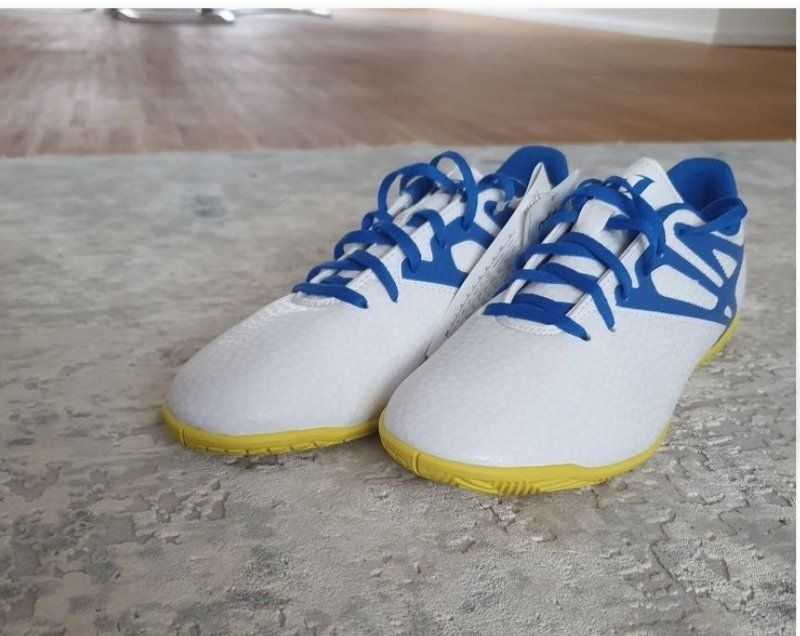Adidas Schuhe für Jungen: Fussballschuh – Neu und originalverpackt aus Winterthur von ano_7bb2