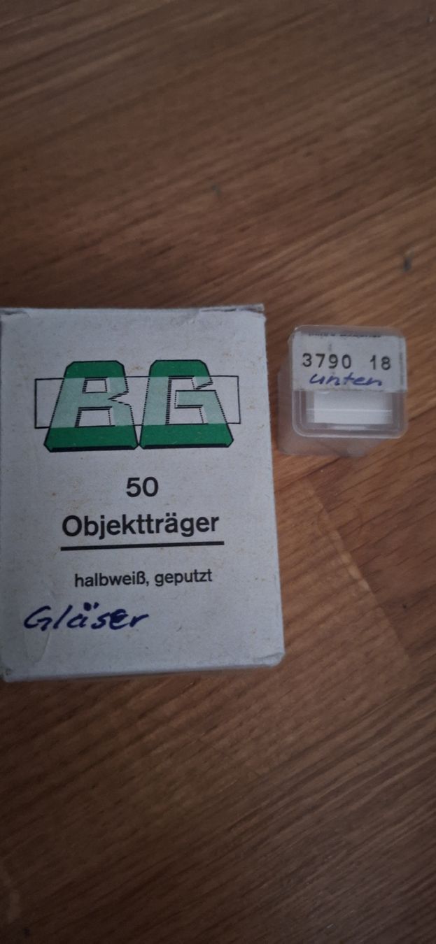 Bicchieri: ca. 45 Objektträger halbweiss geputzt RG Gläser – Usato da Luzern venduto da Briefmarkentaube