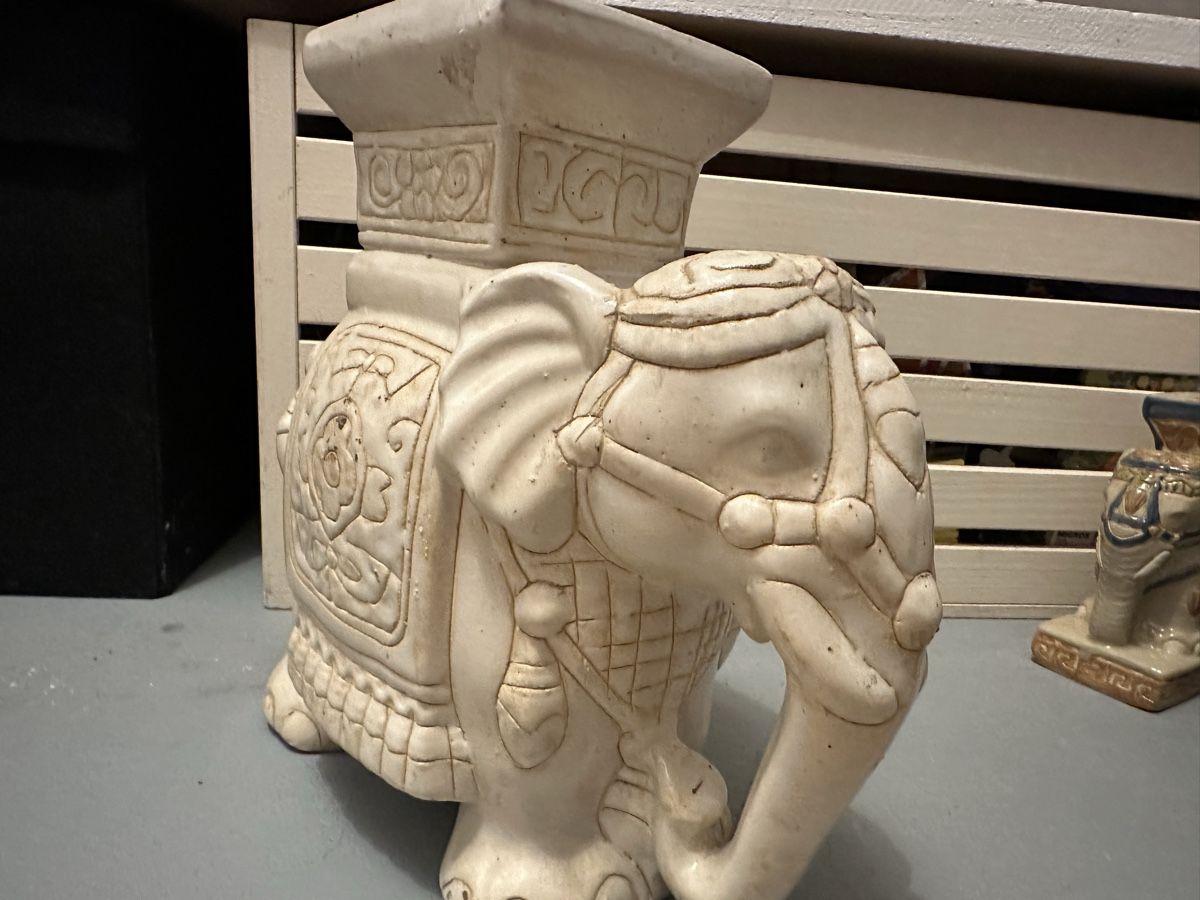 Sculture & Statue: Indischer Elefant aus Keramik 27cm – Usato da Lupsingen venduto da New-Haven 1