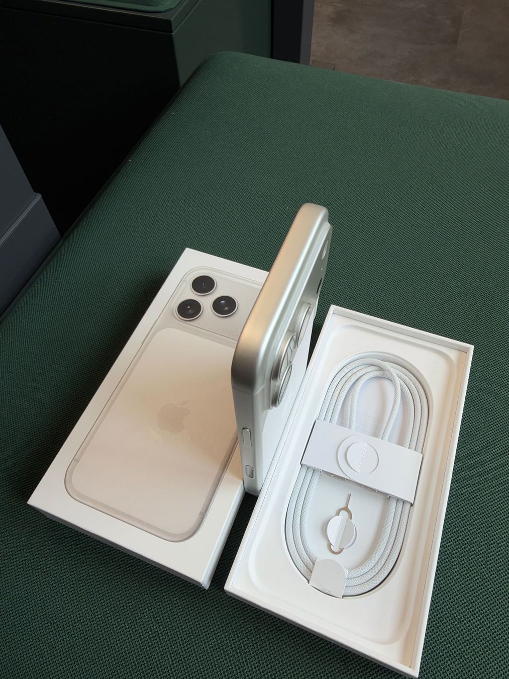 Apple Telefoni cellulari / Smartphones: Apple iPhone 17 PRO 512GB Silver – Usato da Zürich venduto da nick55nack 8