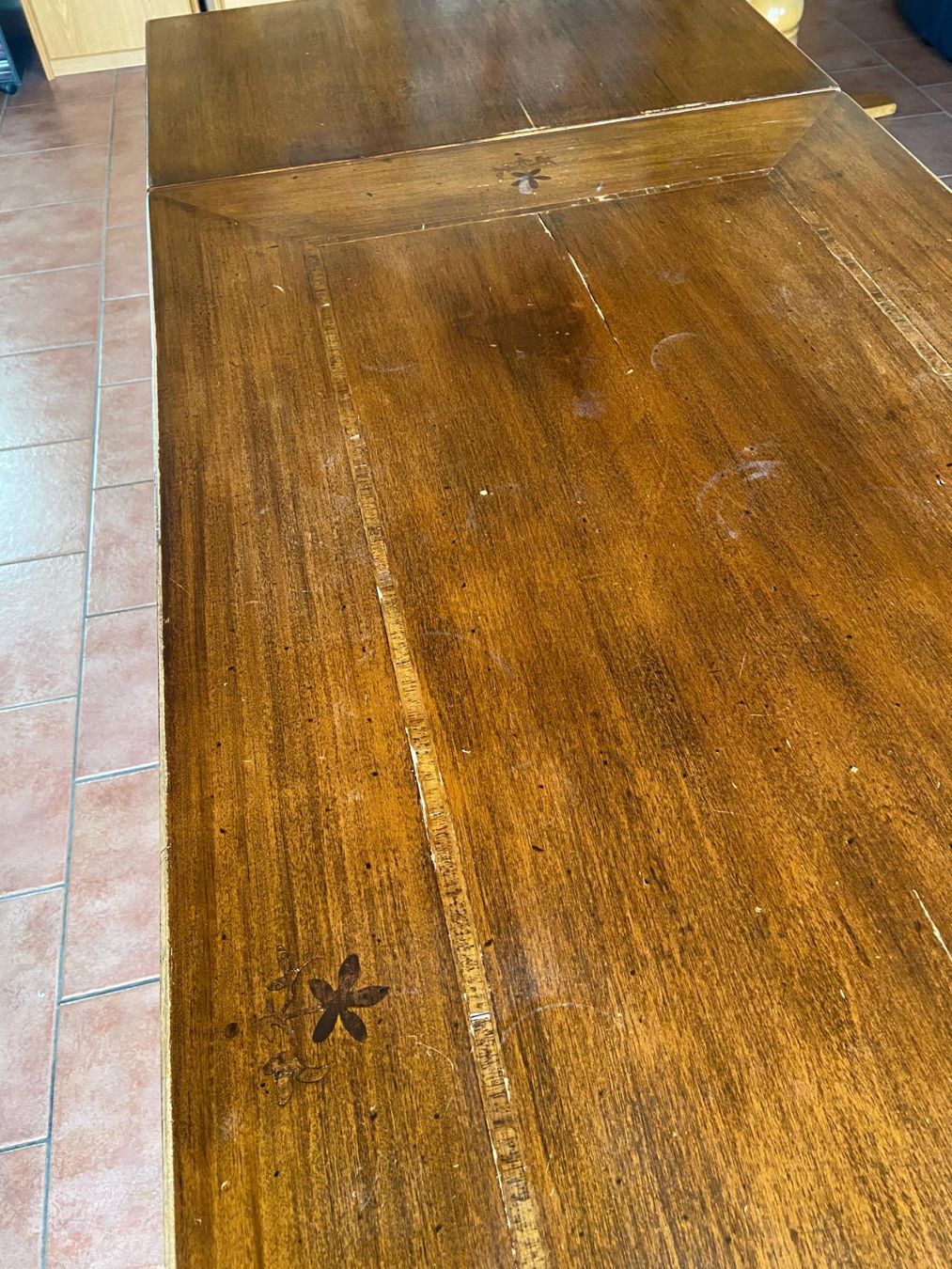 Tavoli: Table en noyer massif rectangulaire avec 2 rallonges – Usato da St-Blaise venduto da Tsvcb 1