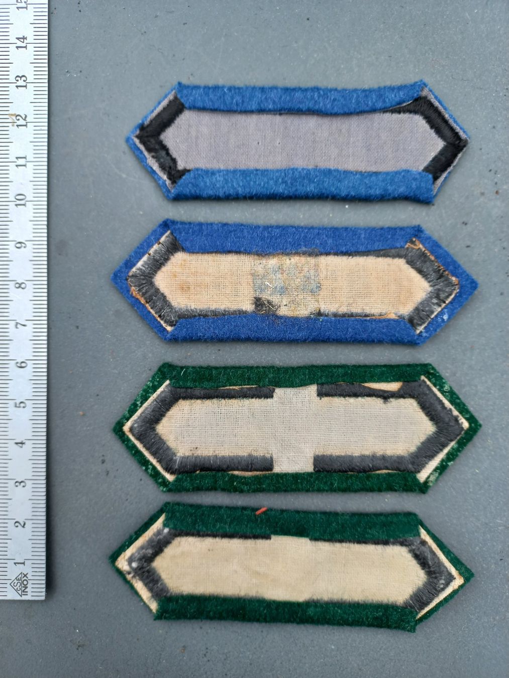 Schweizer Armee Uniformen: 4 Balken zu Ärmelpatten – Gebraucht aus Horw von Bellevue10 1