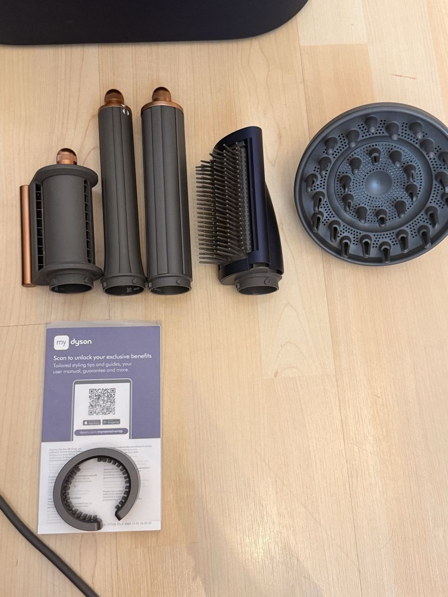 Dyson Lockenstäbe & Haarglätter: Dyson Airwrap Complete neuwertig blau Kupfer – Gebraucht aus Zürich von eve_f8j2 2