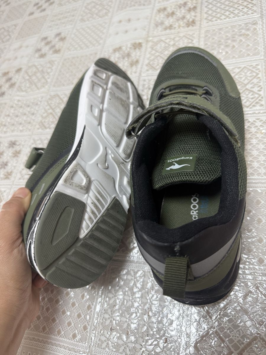 Chaussures hommes: Kinder Schuhe KangaRoos GR.39 – D'occasion à Kloten par Privat2011 3