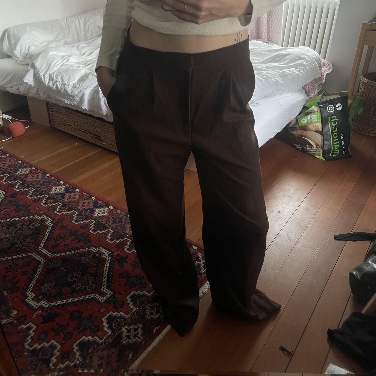 Pull&Bear Pantaloni: Schicke dunkelbraune Stoffhose von Pull&Bear – Usato da Baden venduto da Julikoo