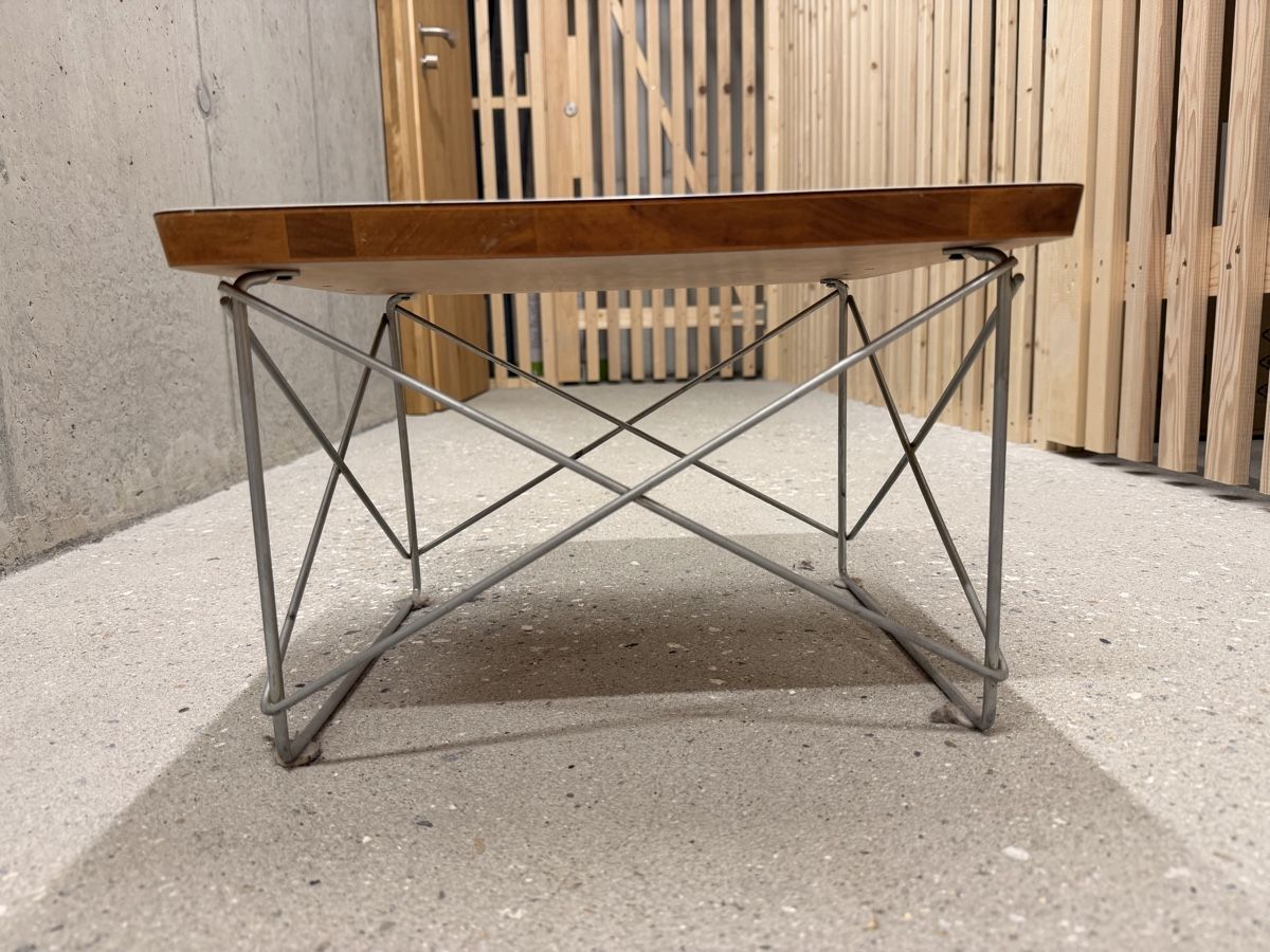 Nachttische: Vitra - Eames Occasional Table Side Table Wood Metal Wire – Gebraucht aus Männedorf von iza04 2