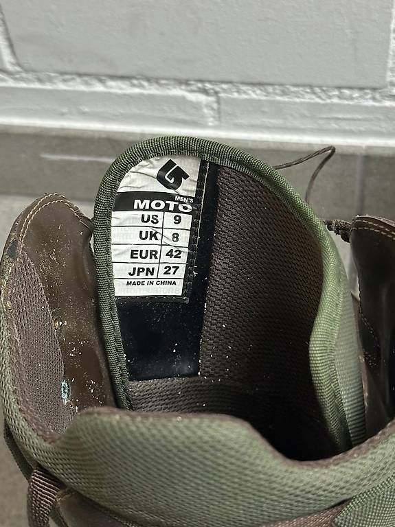 Scarpe da uomo: Snowboard Schuhe 42 – Usato da Zürich venduto da daz_85bq 2