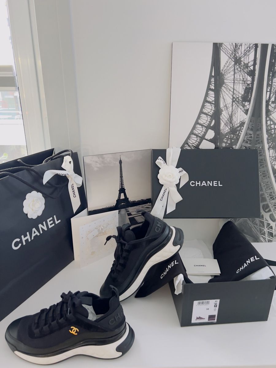Chanel Scarpe da donna: Chanel Sneaker – Usato da Zürich venduto da VicParis5 1