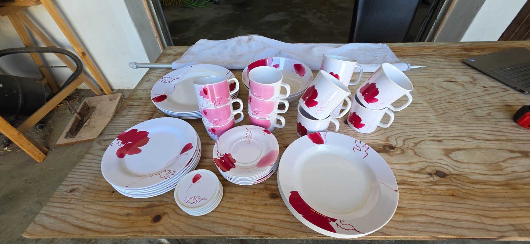Services de table: Camping Geschirr Set Melamin – D'occasion à Zofingen par Scheidi1977