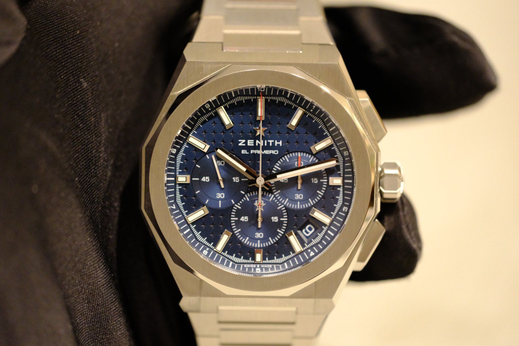 Zenith Orologi: Zenith Defy – Nuovo e nell'imballaggio originale da Zermatt venduto da Schindler_Zermatt