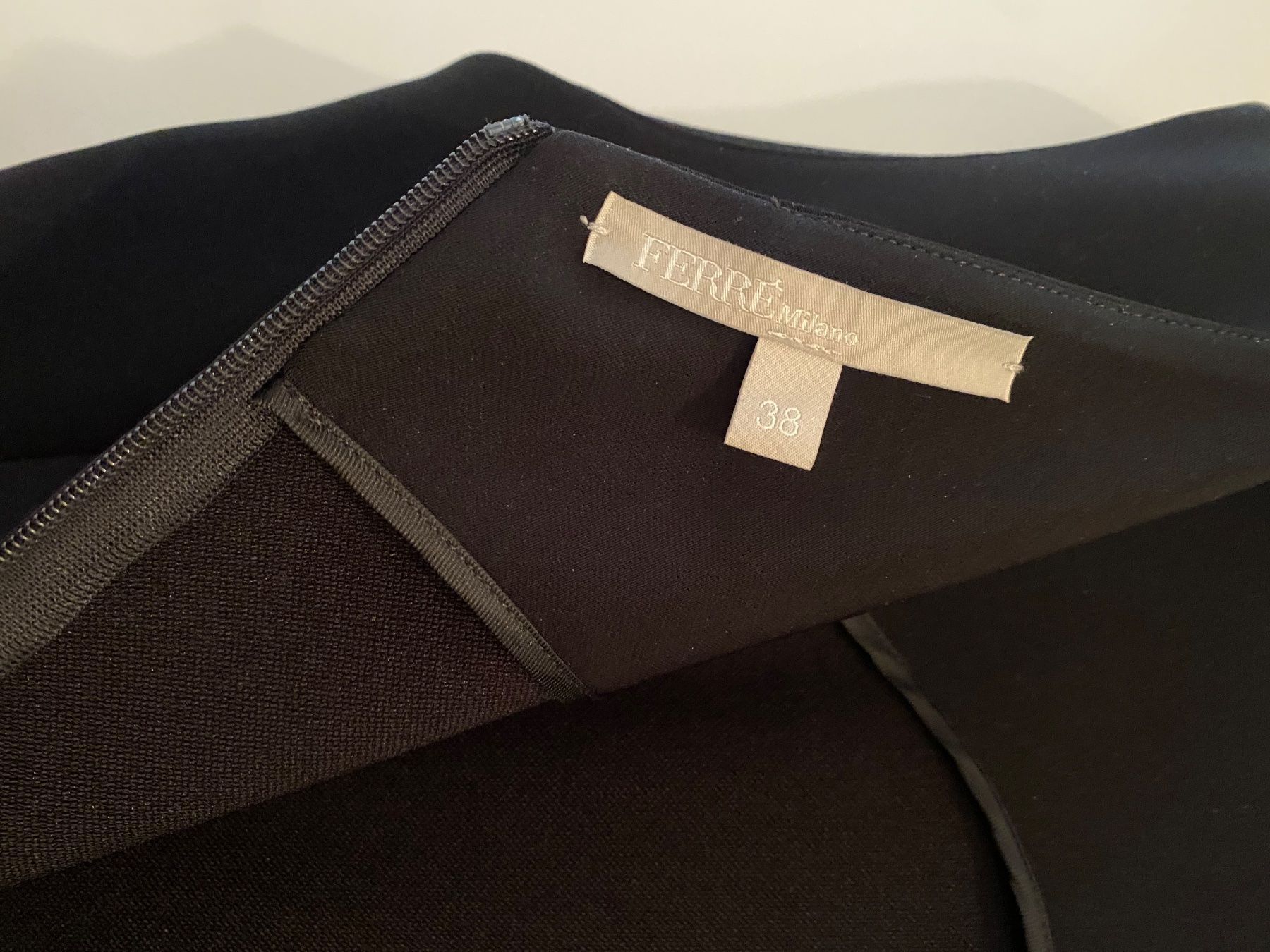 Gianfranco Ferre Vestiti: Kleid Gianfranco Ferre – Usato da Dürnten venduto da thecloset 4