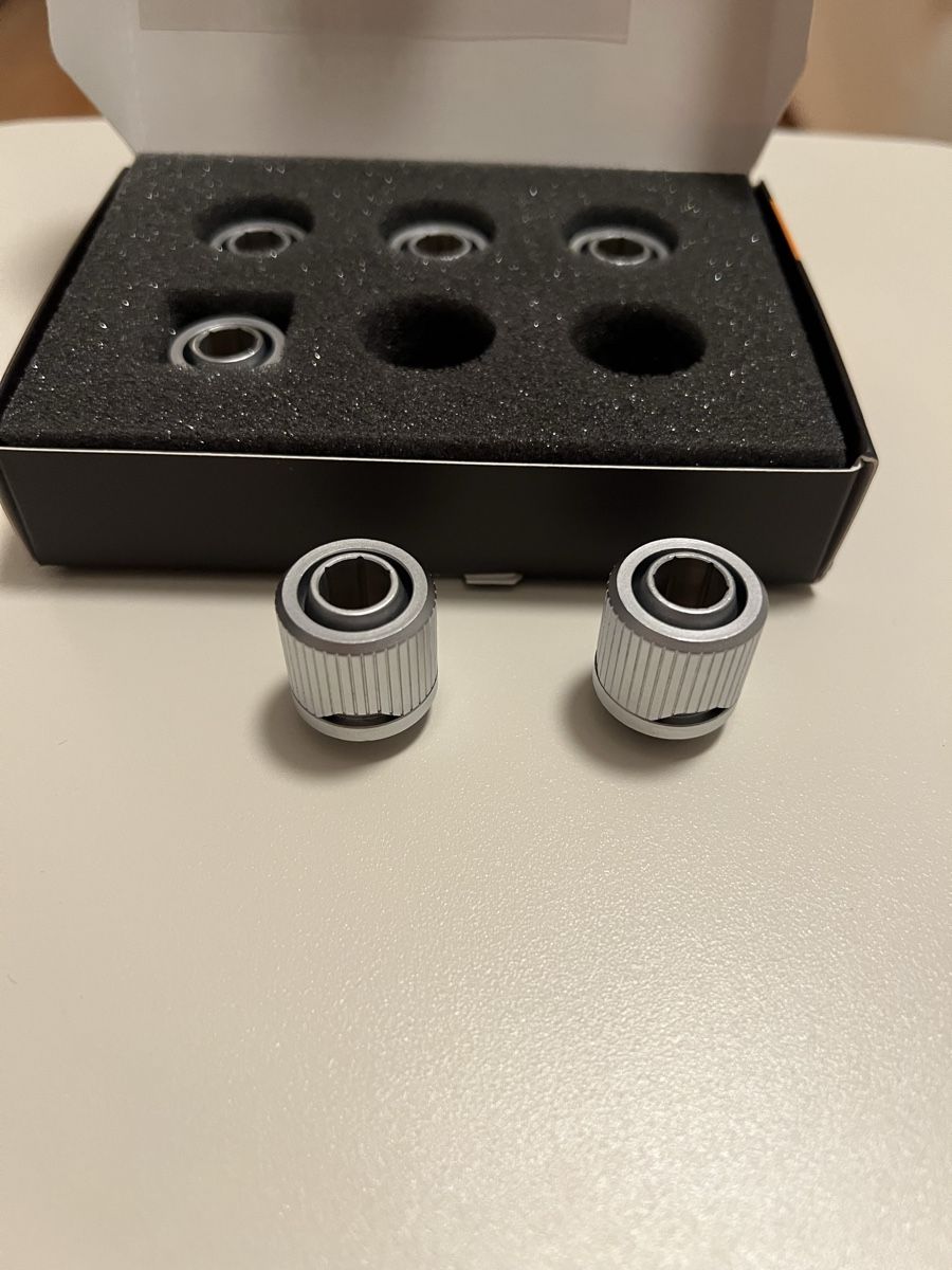 EKWB Custodie: EKWB EK-Quantum Torque STC 10/13 - 6er-Pack, Satin Titanium – Usato da Uster venduto da Ledronnie 2