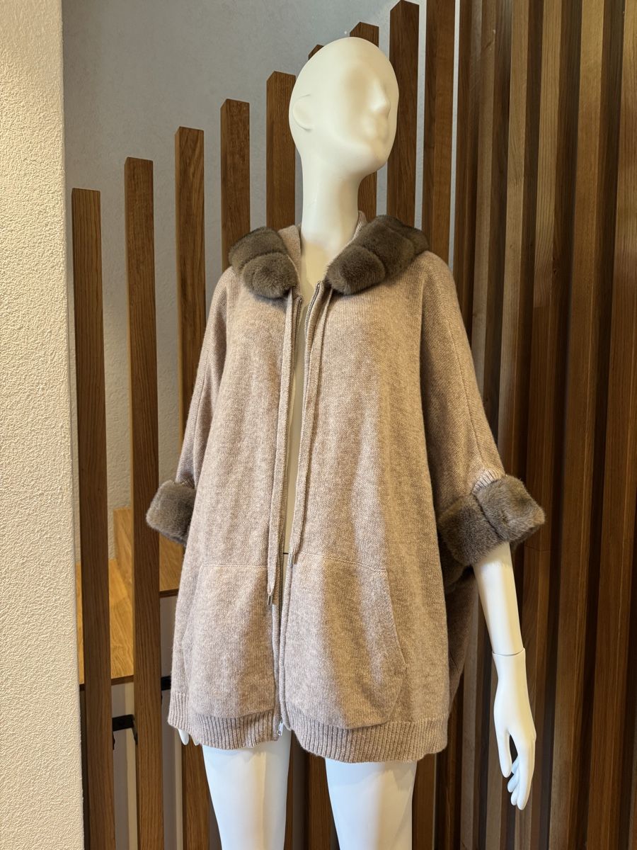Autres vêtements femmes: Max moi cape  – Neuf (Voir description) à Zug par agiris 1