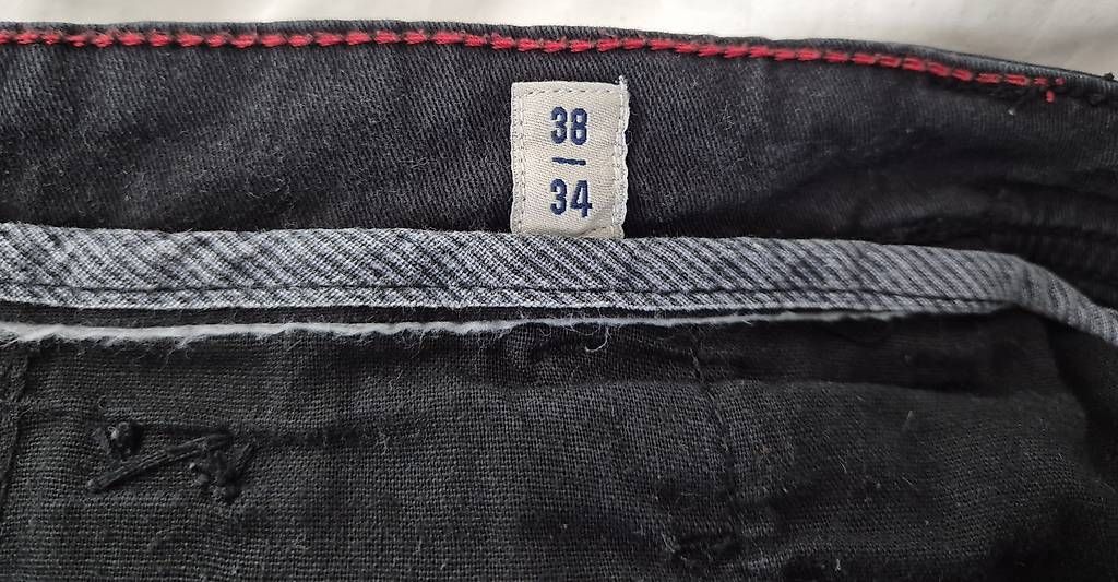 Pantaloni: blend chinos hose schwarz – Usato da Wetzikon ZH venduto da Juergen_B 1