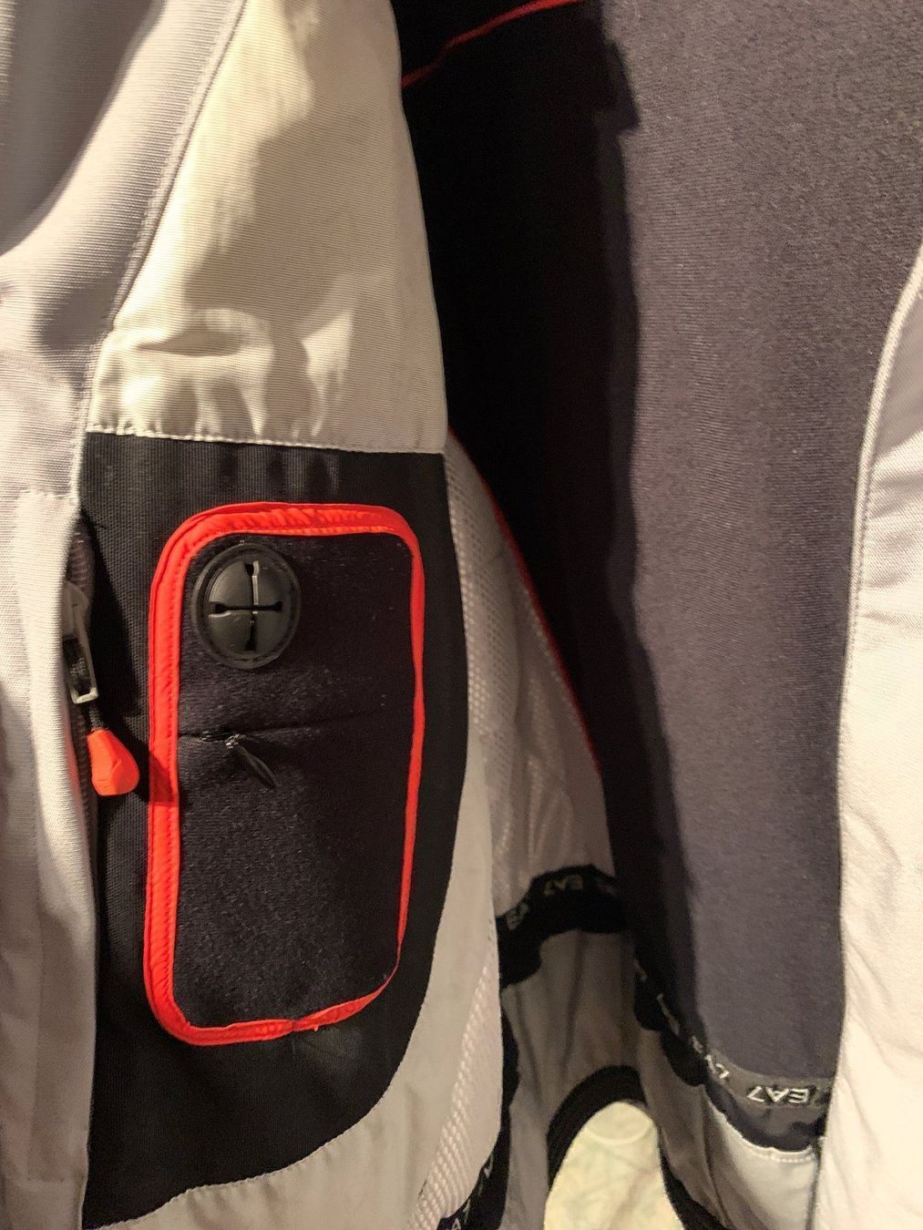 Armani Vestes: Emporio Armani  Ski-Jacke – D'occasion à Frenkendorf par Sakima1 4