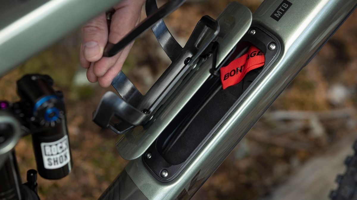 Trek Biciclette: Trek Slash 9.8 L Dark Star/Dark Web – Nuovo e nell'imballaggio originale da Wabern venduto da ale_n5kd 6
