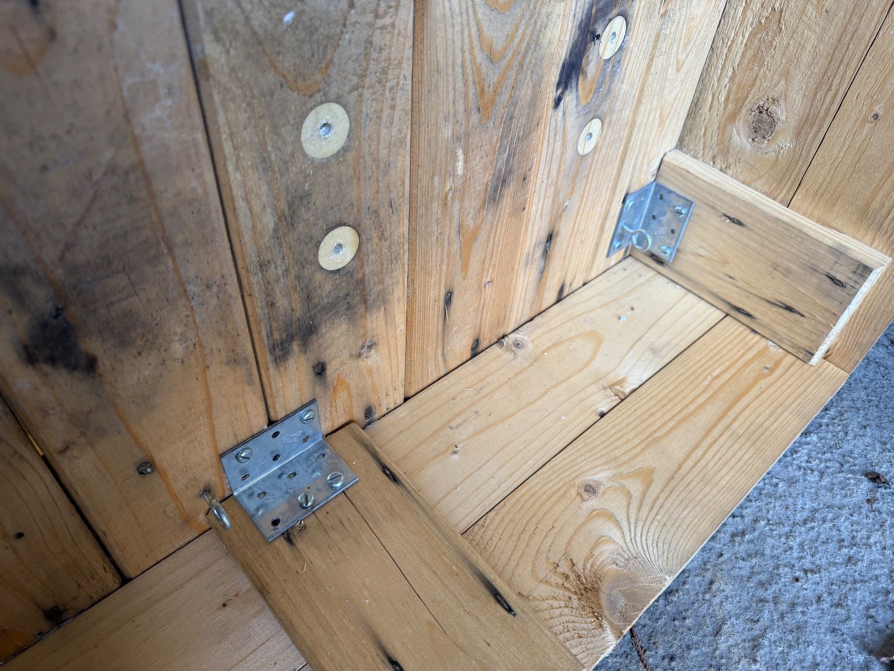 Casse di trasporto: Holzkiste aus Palett Deckel SBB – Usato da Lützelflüh-Goldb venduto da Guemseli 3