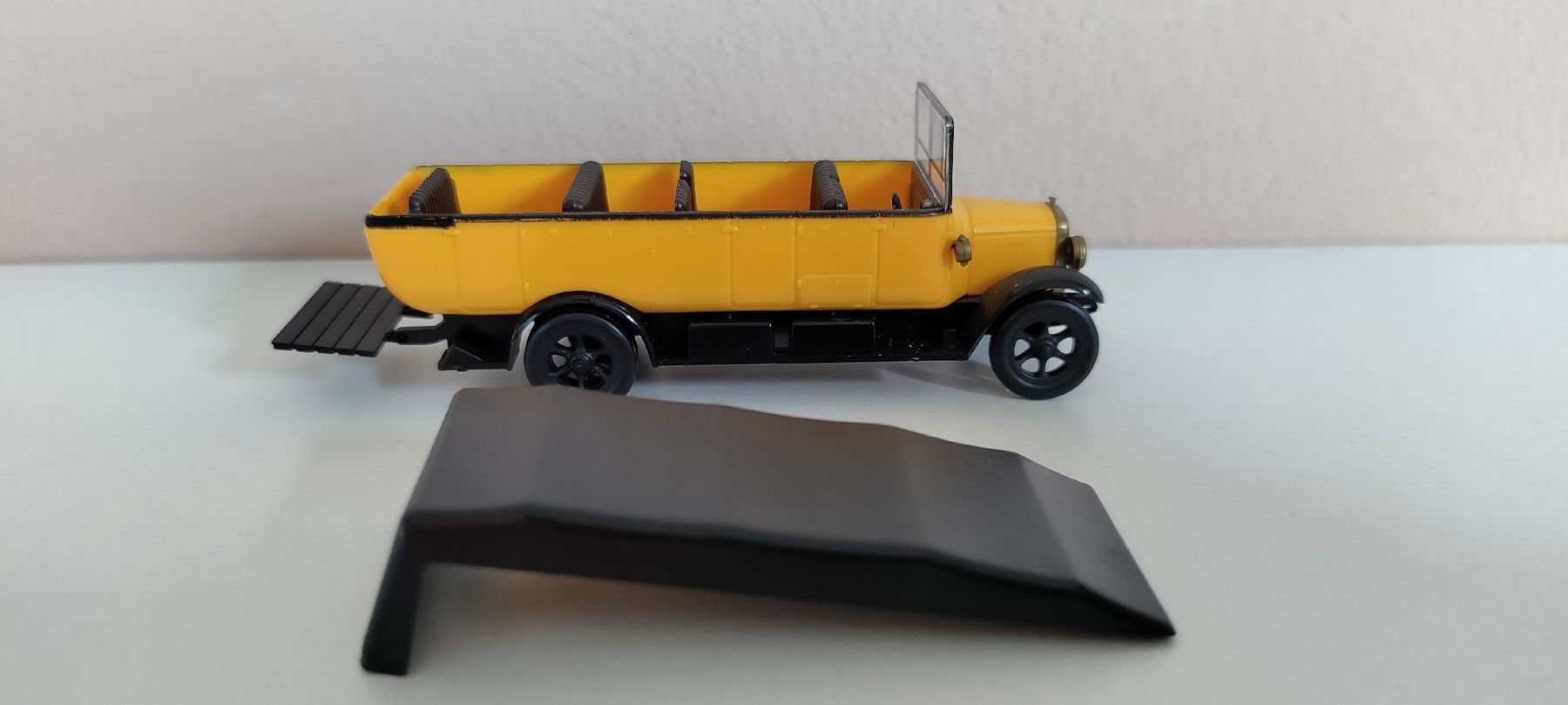 Roskopf Voitures modèles: ROSKOPF-MODELL - "FBW-Alpenwagen/PostAuto"| gelb | Cabrio  – D'occasion à Boswil par MAF_952 3