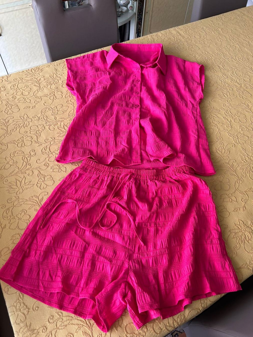 Kleiderpakete: Completo camicetta e pantaloncini fucsia tg.L – Gebraucht aus Melano von H-Sara