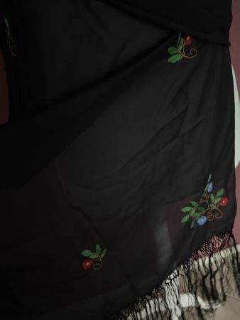 Handbestickte Stola aus schwarzem Polyester (durchsichtig)