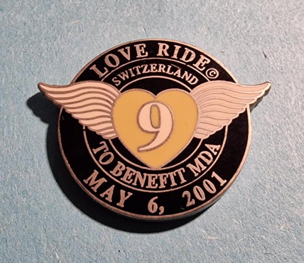 Placchette & Badge: Pin 9. Loveride Switzerland 2001 – Usato da Härkingen venduto da specialshapes