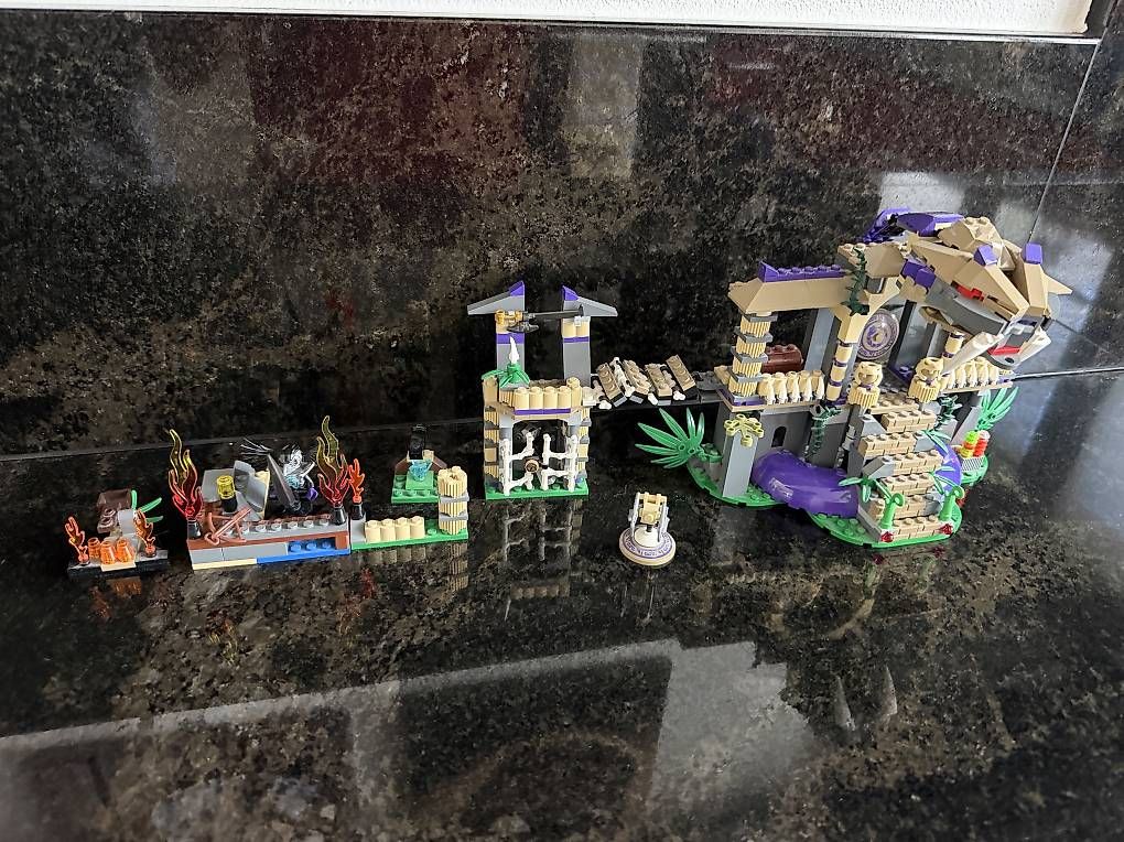 Lego Jouets: LEGO Ninjago Chan-Tempel (Schlangentempel)  mit Fallen – D'occasion à Buchrain par nic_sp69