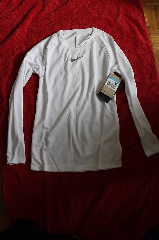 Nike Scarpe, pantaloni & magliette da ginnastica: Nike Shirt weiss – Nuovo e nell'imballaggio originale da Schaffhausen venduto da annsei 4
