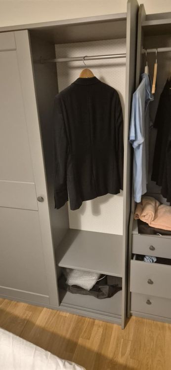 Ikea Hauga Kleiderschrank mit Schiebetüren (Gebraucht) in Oberengstringen für CHF 40 – nur Abholung auf Ricardo kaufen