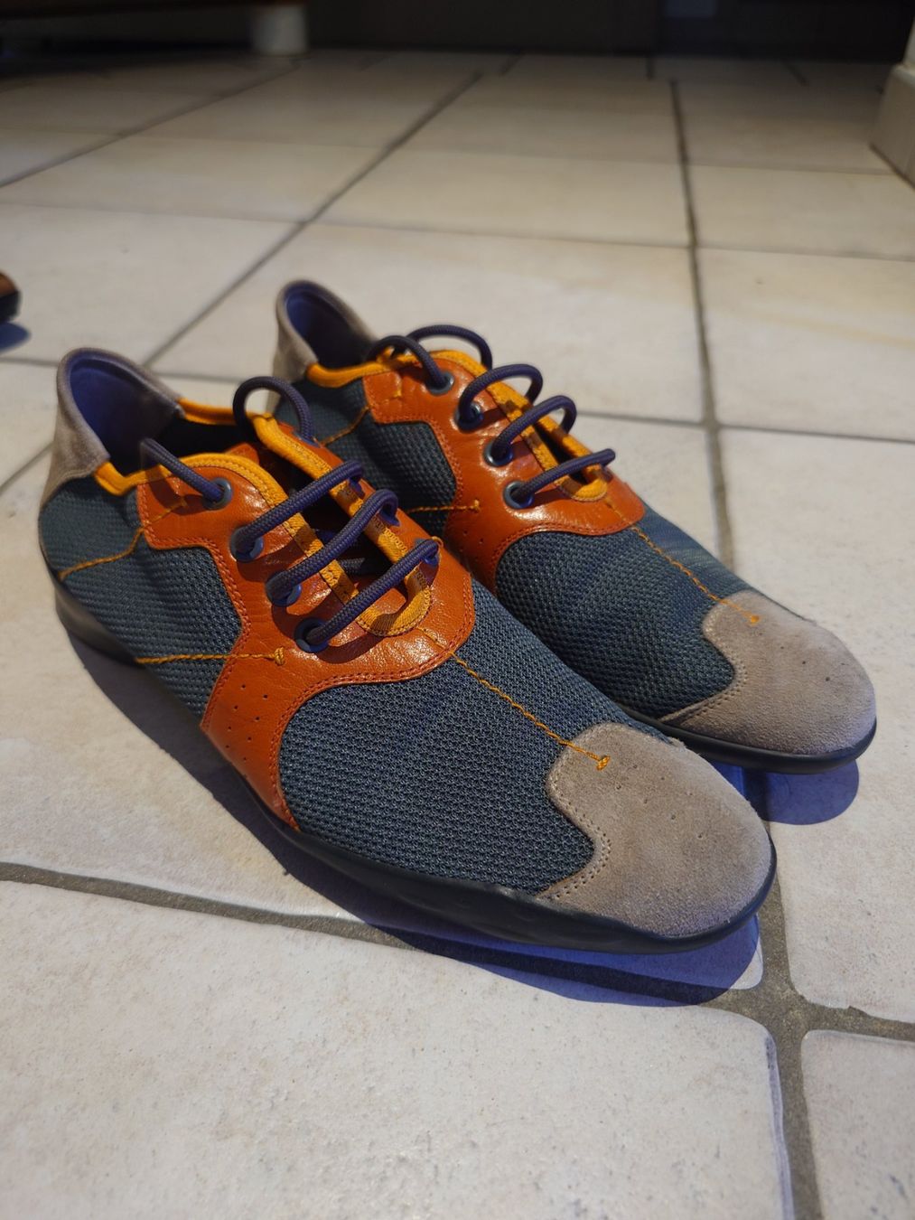 Prada Damenschuhe: Baskets hybrides Prada Linea Rossa – Gebraucht aus Cologny von SkyCry14