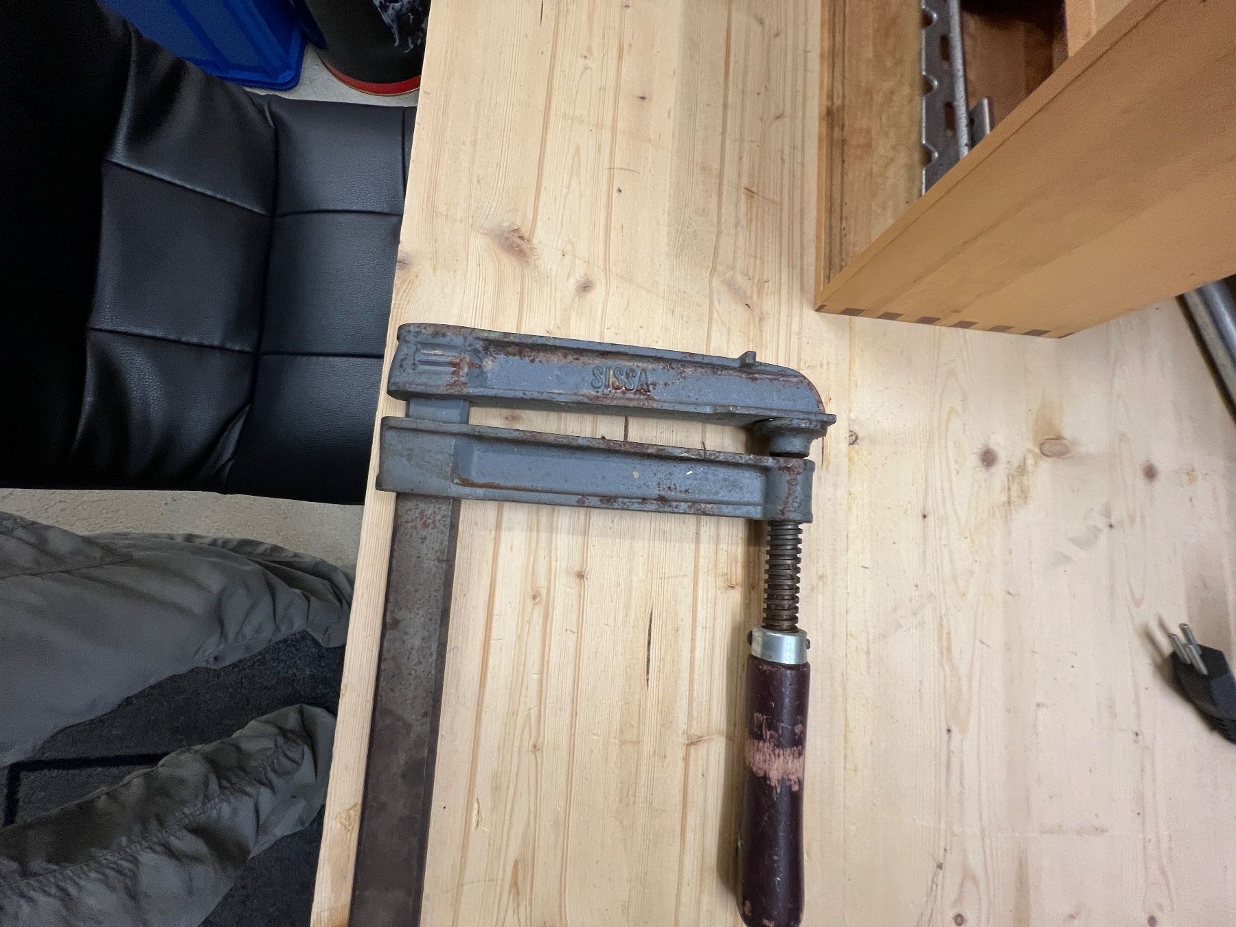 Tutti gli attrezzi: Zwei Schraubzwingen grau, 70 cm – Usato da Merzligen venduto da Paxi01 1