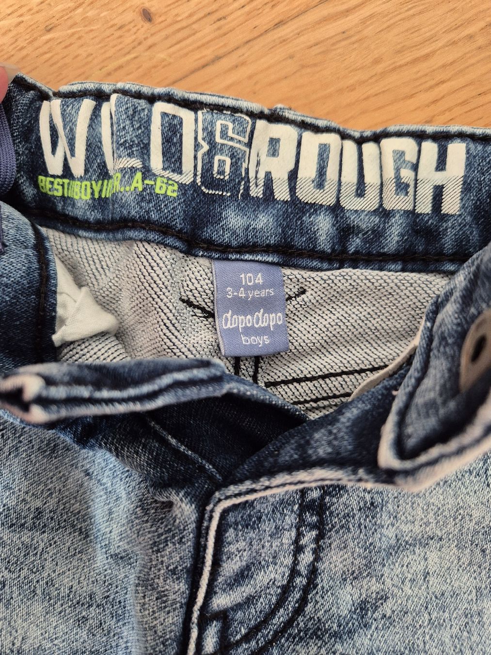 Pantaloni: kurze Hosen Grösse 104 – Usato da Rickenbach SO venduto da S.u.n.s.h.i.n.e.83 1