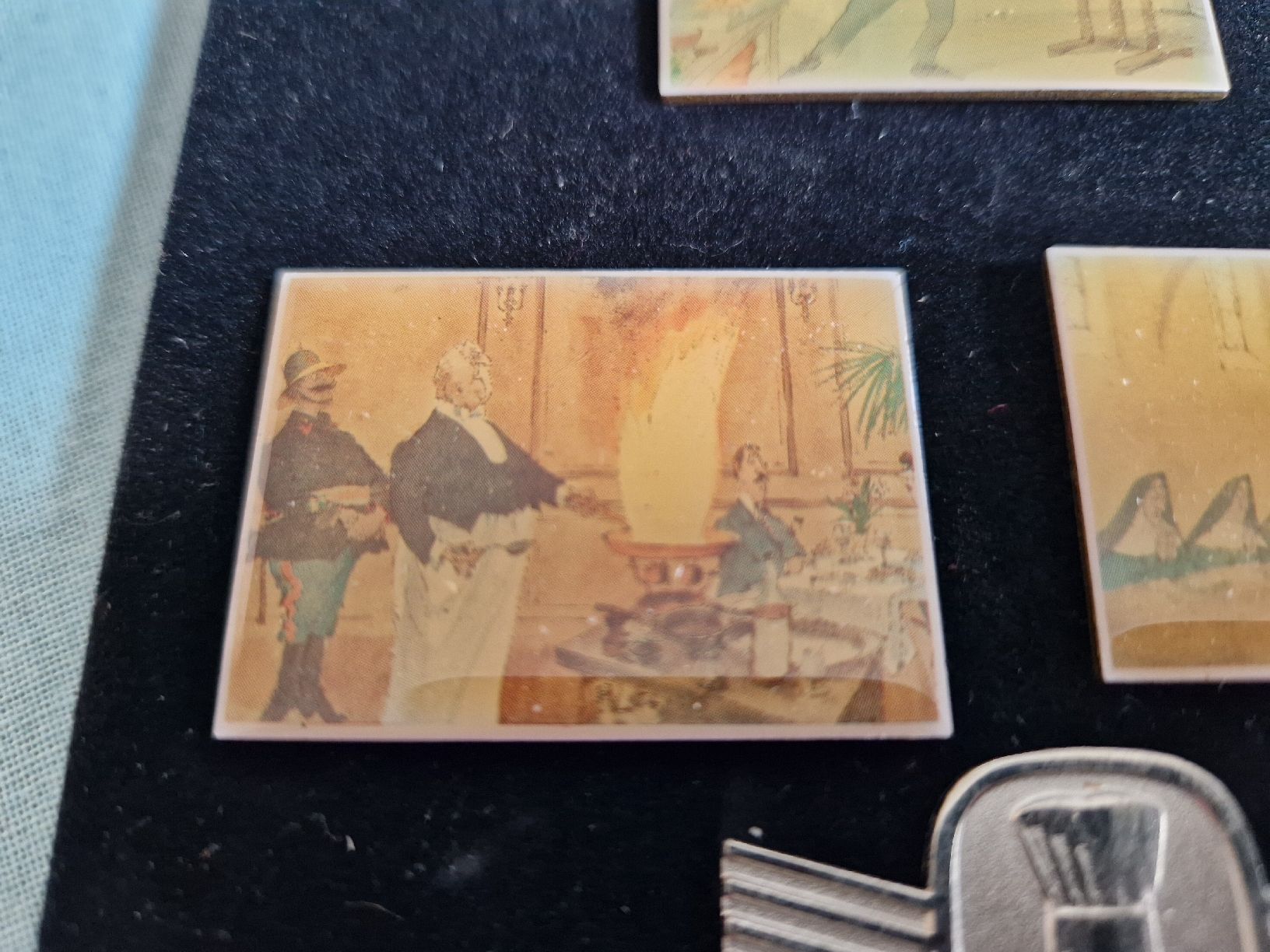 Nestlé Placchette & Badge: Pins Nestle serie limité – Usato da Undervelier venduto da Tufitufi7 5