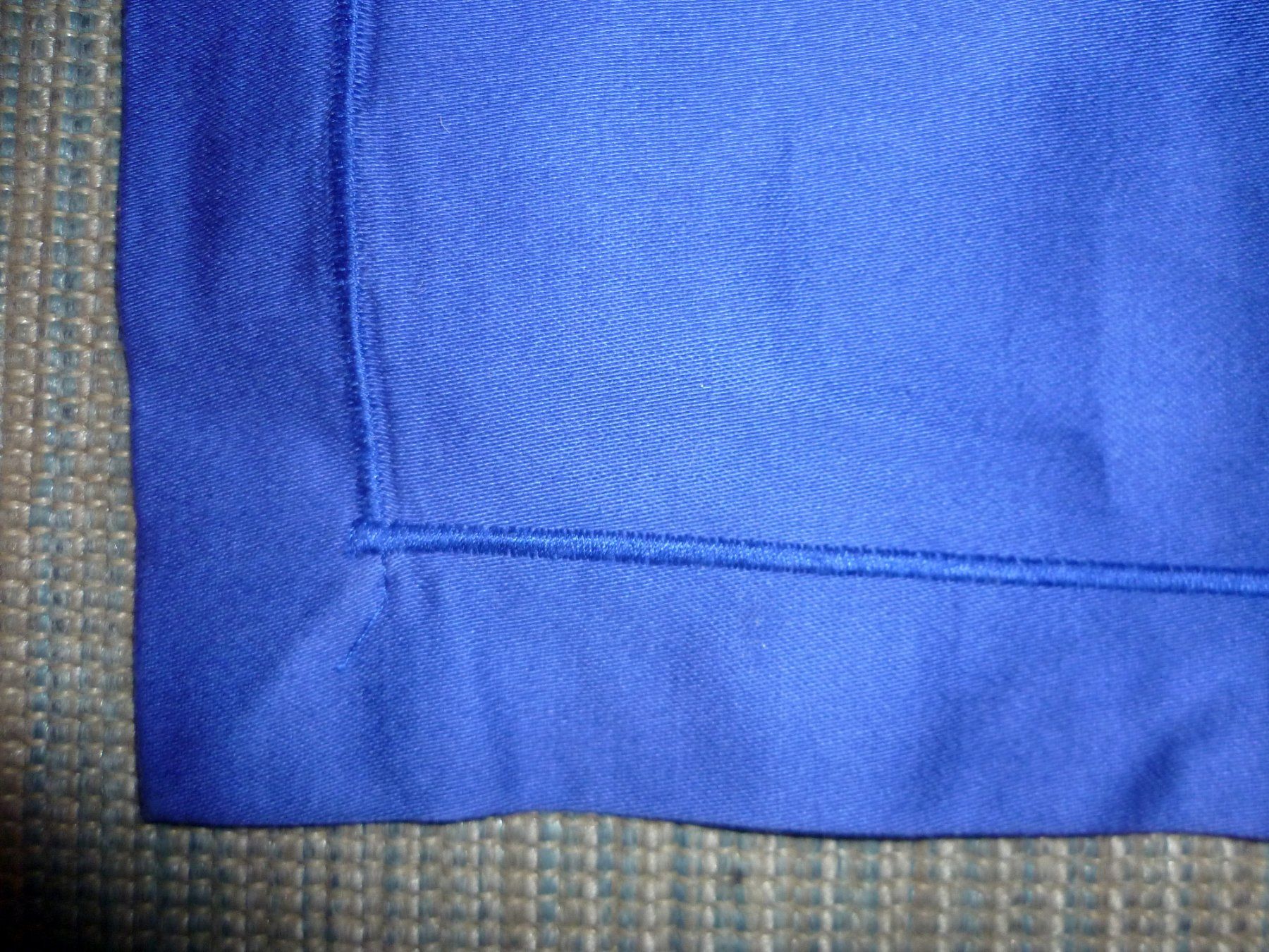Set di tavolo e panche: Tischläufer blau – Usato da Aarau venduto da Rdodger 1