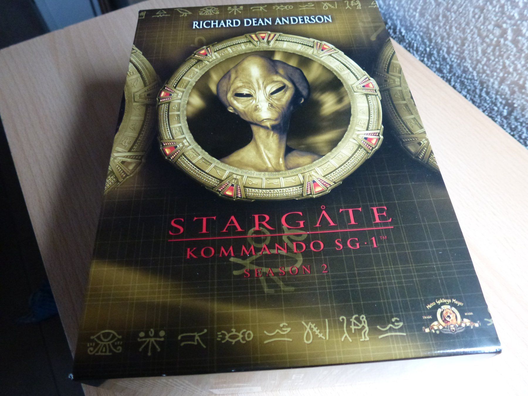 Tutti i DVDs: Stargate Staffel 2 (6DVD) – Usato da Hombrechtikon venduto da Maloev17 1