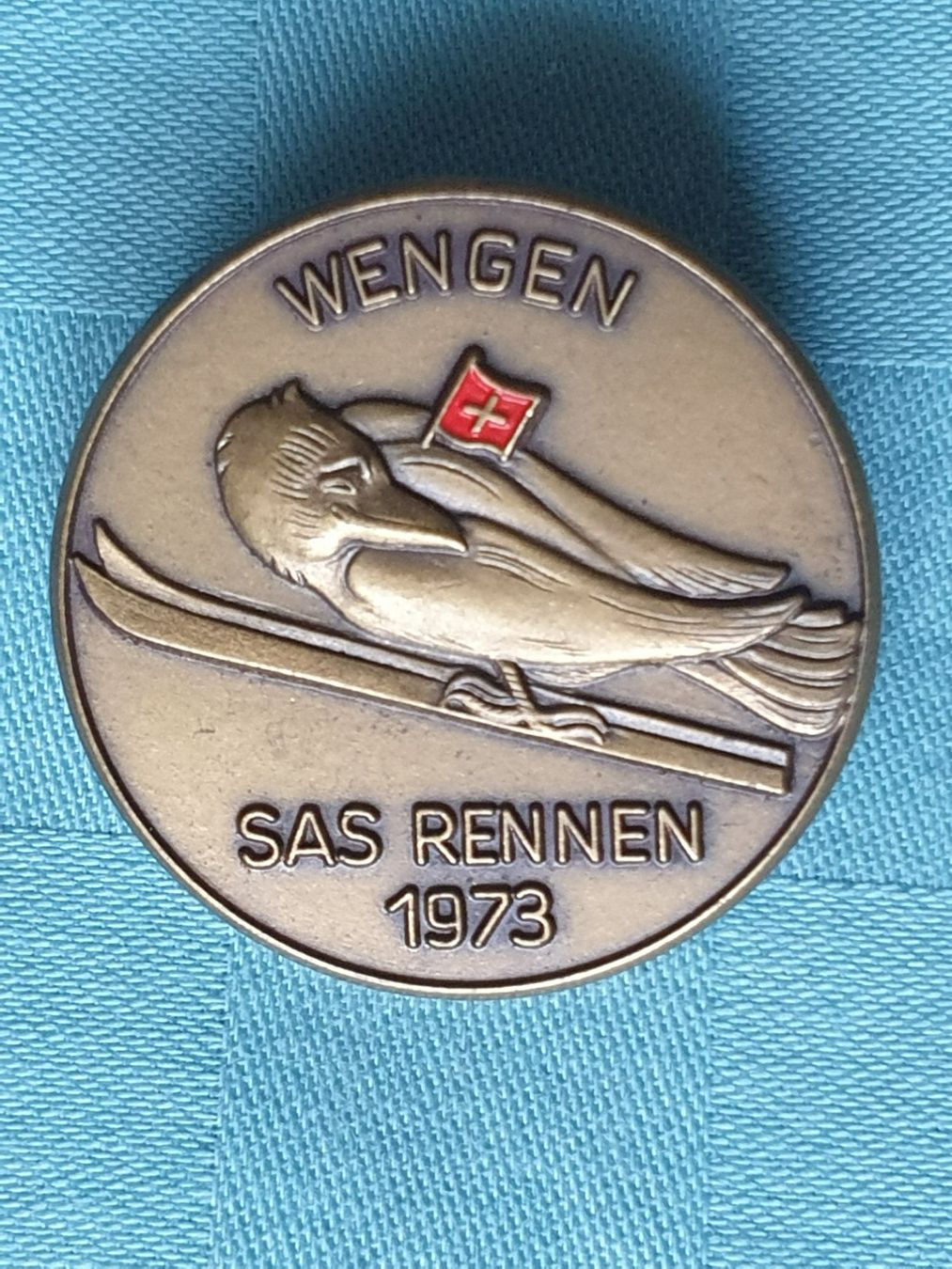 Plaquettes & Badges: WENGEN SAS RENNEN 1973 altes Abzeichen – D'occasion à Mörschwil par spirspi