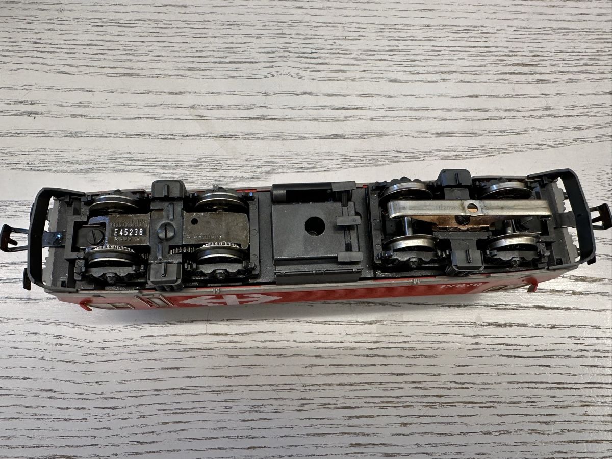 Märklin Modellini di ferrovie: Märklin 3328 SBB Re 4/4 IV – Usato da Lupsingen venduto da New-Haven 5