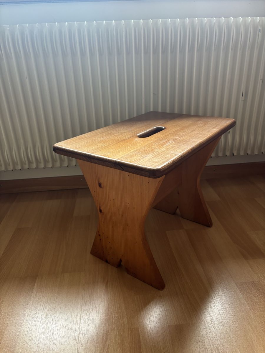 Tabourets: Hocker aus Holz massiv  – D'occasion à Bern par wisemagpie 1