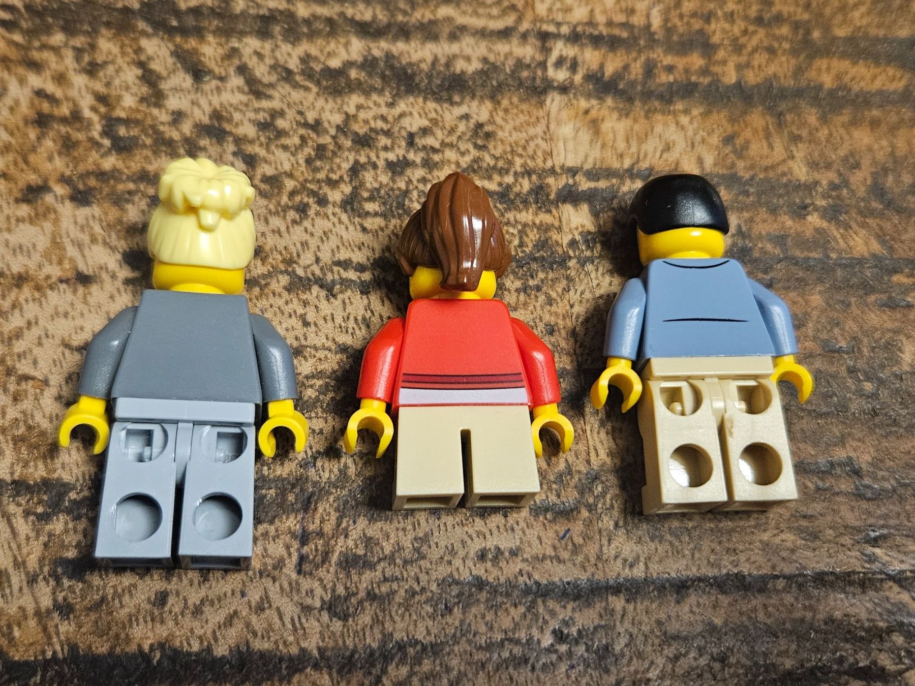 Lego Kit di costruzioni: lego lot de 3 figurines – Usato da Confignon venduto da Ecrofigs 1