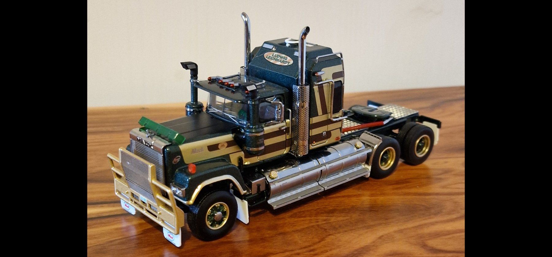 Modellbausätze & Standmodelle: Drake 1:50 Mack Super-Liner "Ludwig Leichhardt" – Gebraucht aus Rüti b. Büren von tempo50