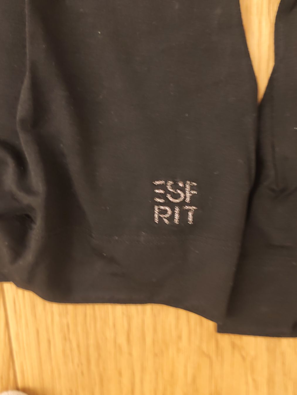 Esprit Maglioni & Felpe: Esprit Rollkragenpullover schwarz, weiss, grün – Usato da Schwarzenberg LU venduto da LadySecondhand 1