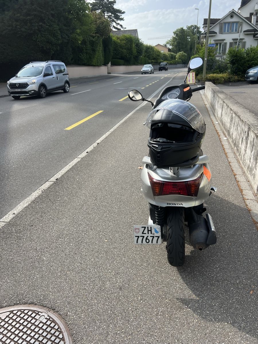 Honda Scooter: Honda lead 110 – Usato da Zürich venduto da titi2092 7