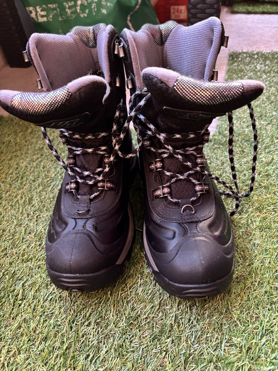 Columbia Scarpe da donna: Neuwertige Columbia Winterwanderschuhe – Nuovo (secondo la descrizione) da Unterengstringen venduto da Viktoria_ 2