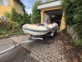 Schlauchboot Suzumar Suzuki Motor 2.5L  &Sportgeräteanhänger