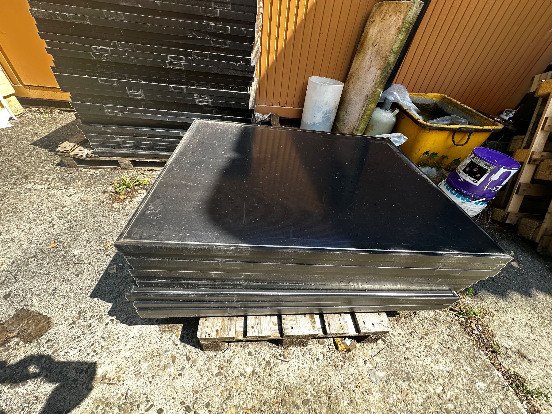 Dispositivi a energia solare: Solar Frontier SF165-S Photovoltaikmodul 165Wp. – Usato da Biel-Benken BL venduto da Denali4 9