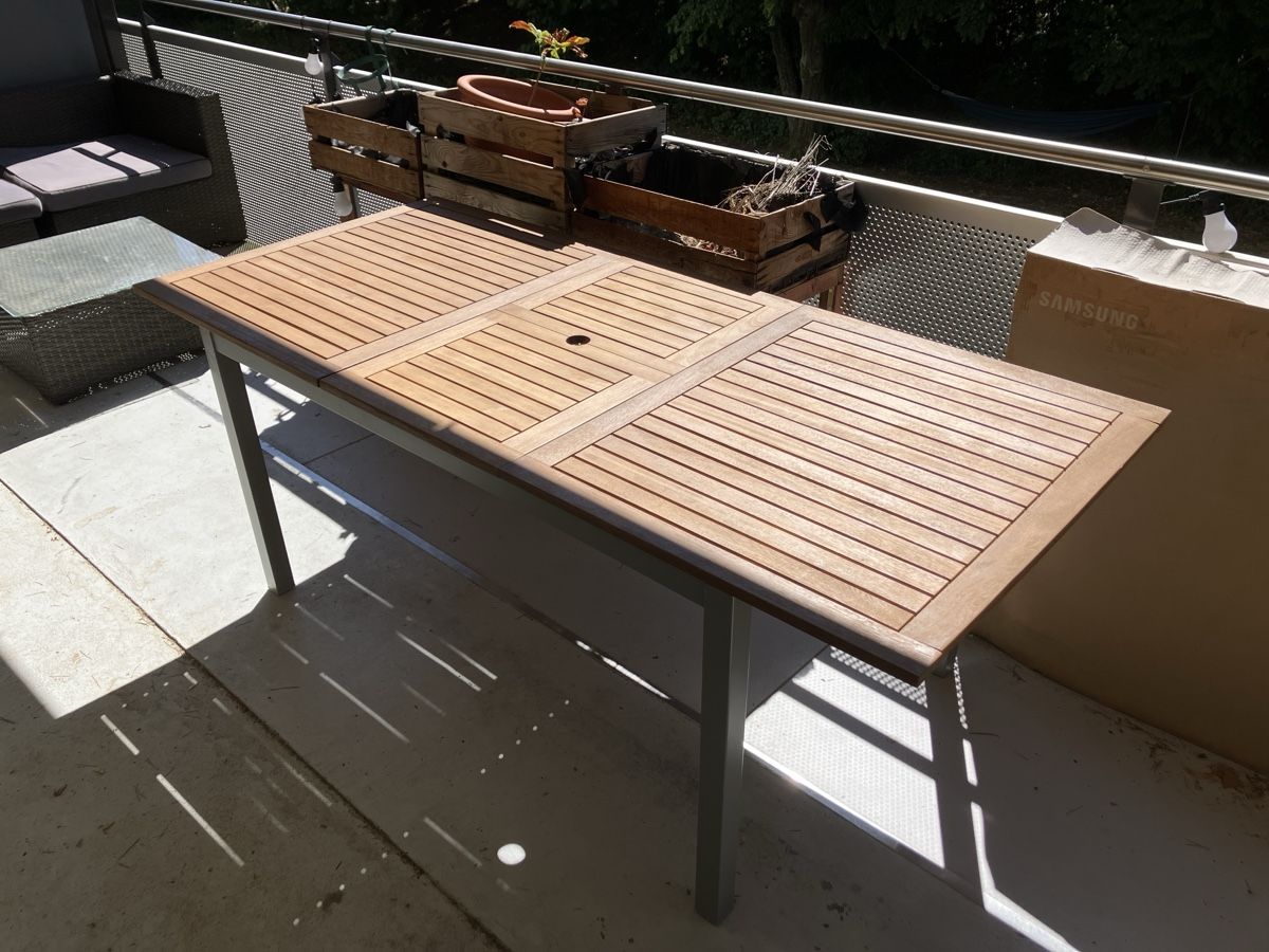 Tables: Gartentisch zum Ausziehen – D'occasion à Liebefeld par Raidolon