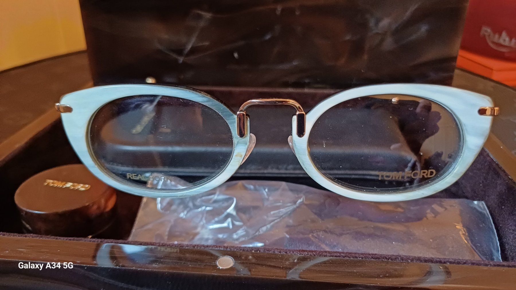 Tom Ford Brillen & Gläser: Tom Ford Buffalo Horn spezial Edition – Gebraucht aus St. Gallen von DiesundDas. 4