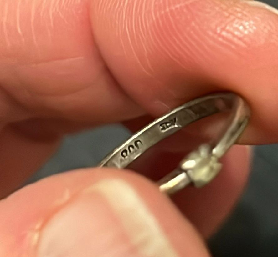 Anelli: Vintage Silber Ring mit Zirkonia Stein – Usato da Basel venduto da Tierschutz-Flohmi 2