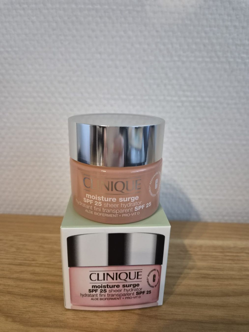 Clinique Gesichtspflege: Clinique Moisture Surge SPF25, 50ml – Neu und originalverpackt aus St. Gallen von jhaene
