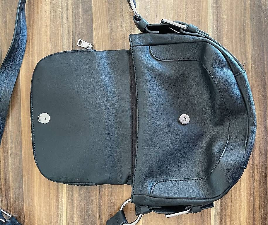 Esprit Taschen für Damen: Sac à bandoulière Esprit – Gebraucht aus Martigny von cristal25 2